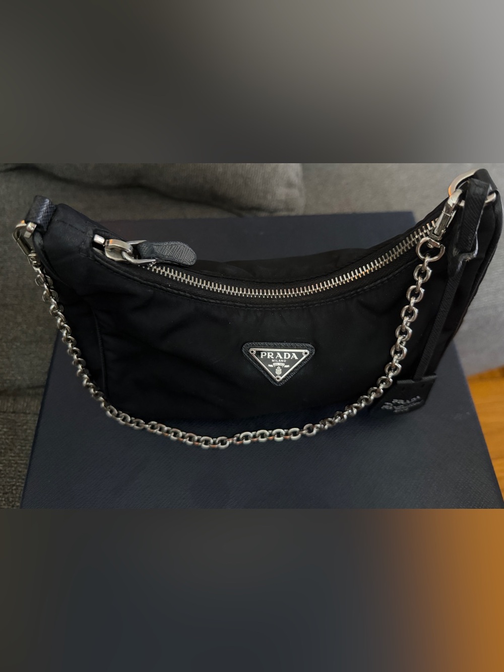PRADA RE-EDITION 2005 RE-NYLON BAG - Picture 3 of 11